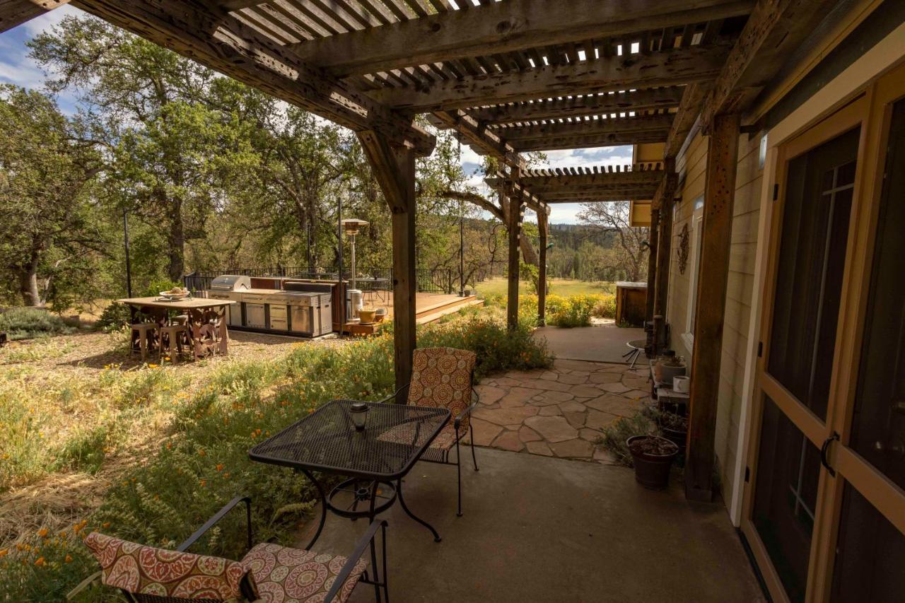 Red Tail Ranch Bed & Breakfast Groveland Exterior photo