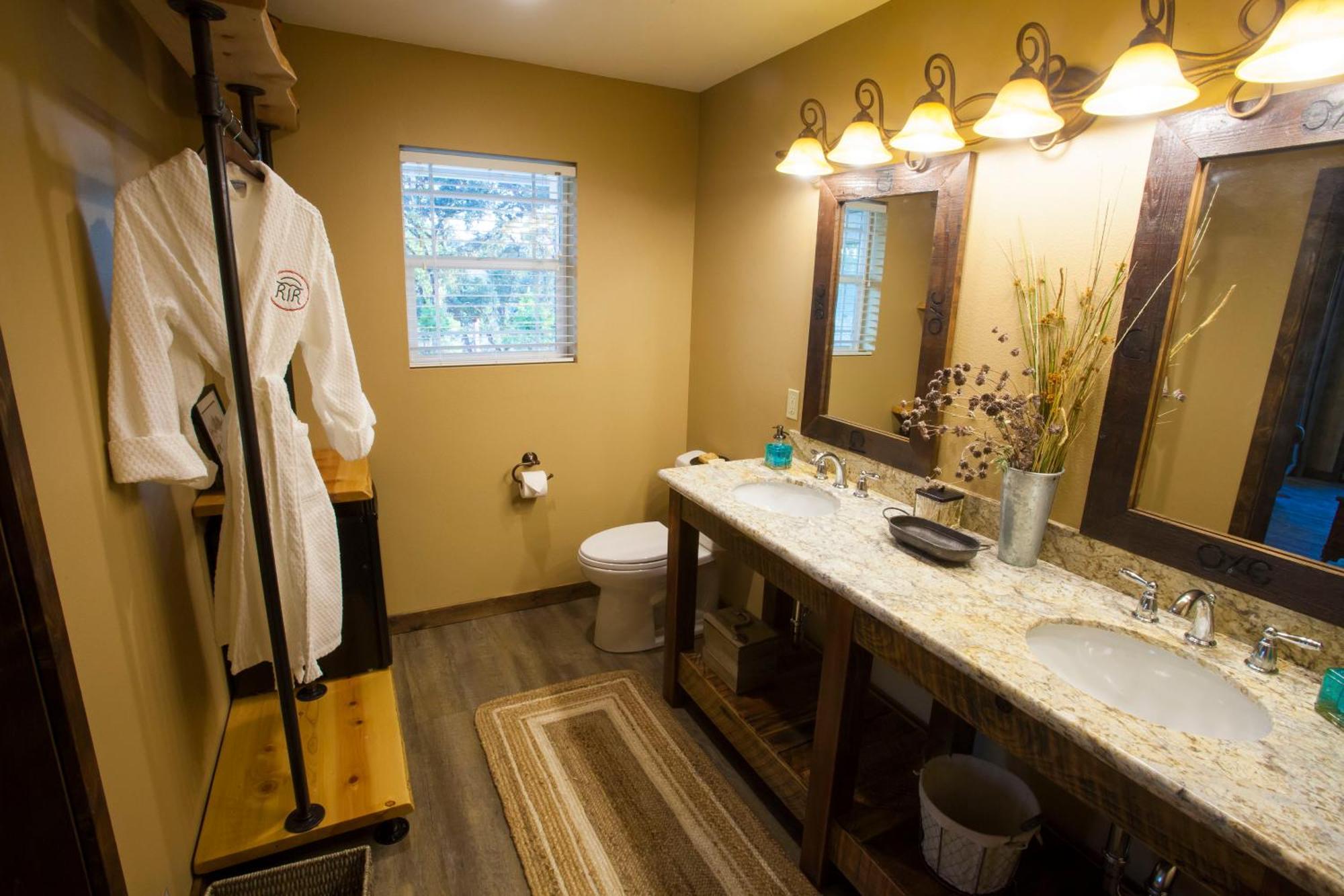 Red Tail Ranch Bed & Breakfast Groveland Room photo